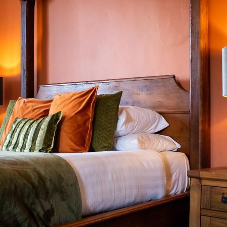 Scole Inn Hotel Дис Екстериор снимка