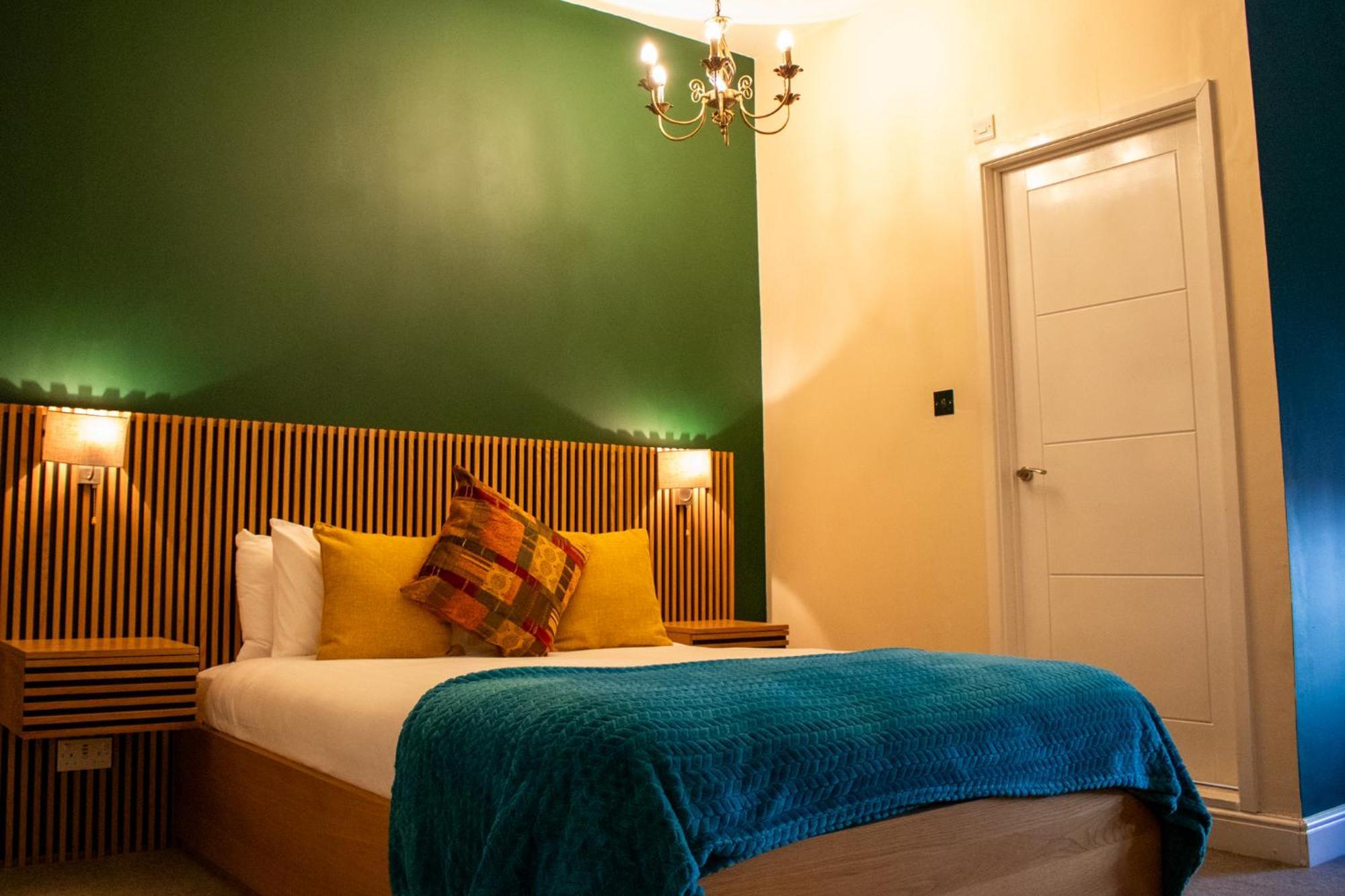 Scole Inn Hotel Дис Екстериор снимка